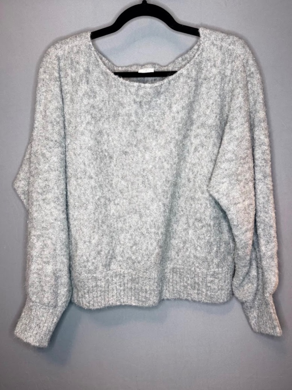Abercrombie & Fitch Soft Gray Fuzzy Knit Sweater Women’s Oversized Fit